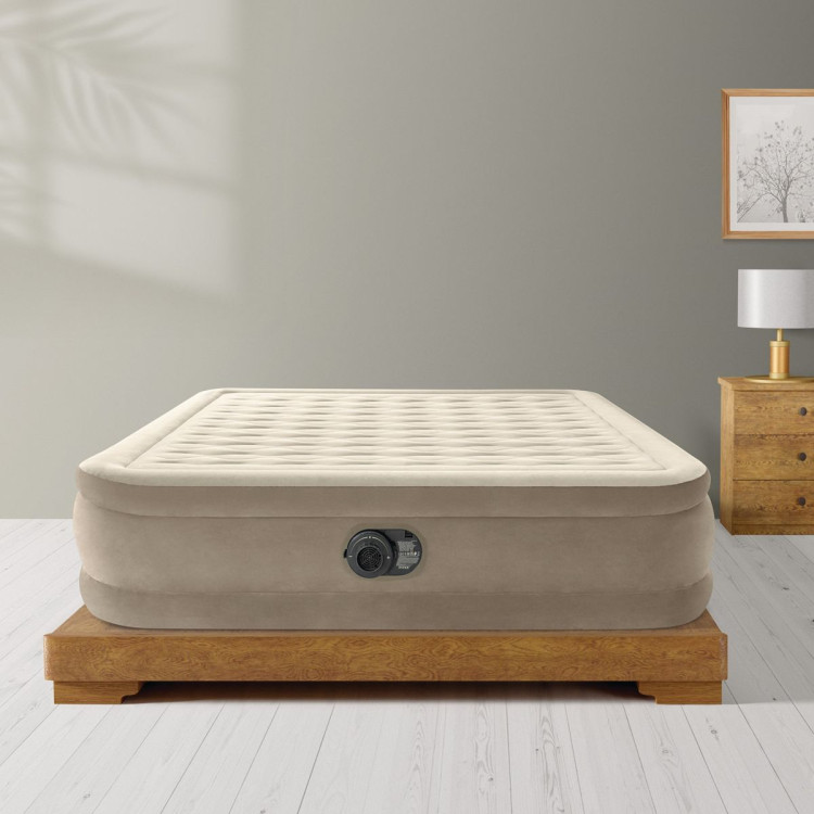 Intex Dura-Beam Deluxe Queen Ultra Plush Air Mattress image 8