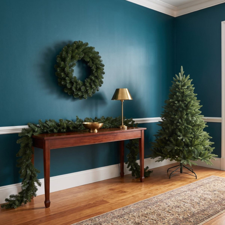 Christabelle 1.8m Prelit Tree 61cm Highland Pine Wreath Prelit 2.74m Highland Pine Christmas Garland image 10