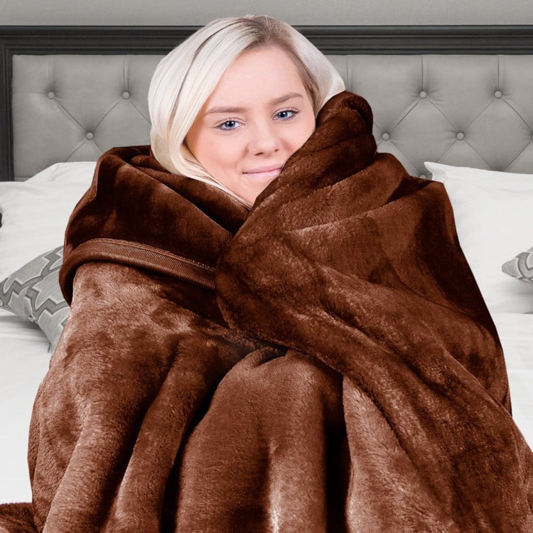 Laura Hill 600GSM Large Double-Sided Faux Mink Blanket - Chocolate image 7