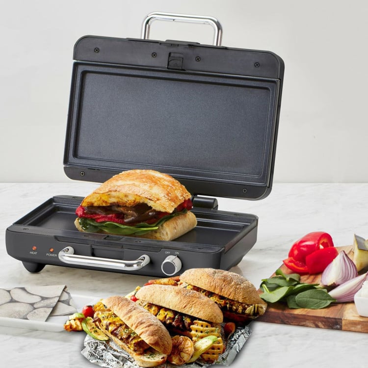 Morphy Richards MREMP4TNM Titanium 900W Multipress Jaffle Panini Waffle Pie 4 Plates Non-Stick Press Sandwich Maker image 12